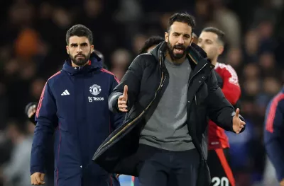 Ruben Amorim entrenando al Manchester United
