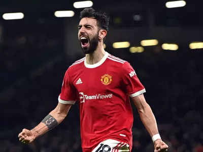 Bruno Fernandes jugando con el Manchester United